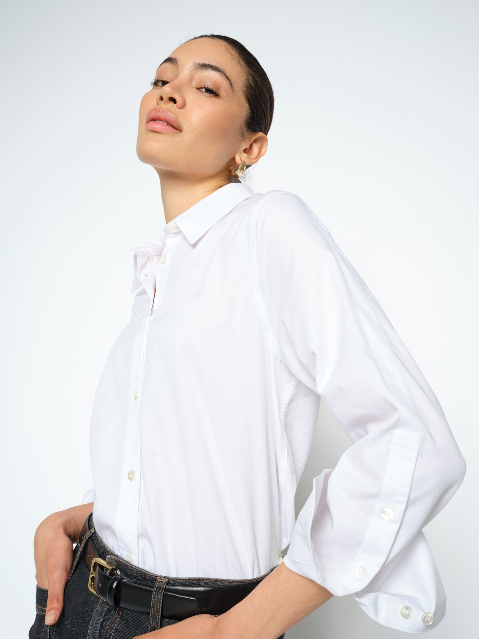 Modelshot / White / Detail
